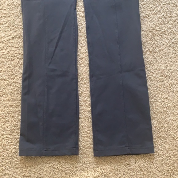 Athleta Metro Classic Gray Yoga Pants - Picture 4 of 9